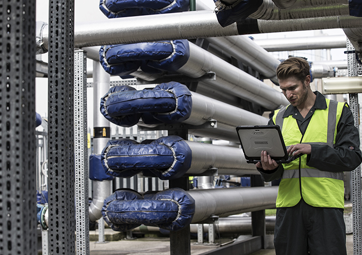 Foto LAS TABLETAS TOUGHBOOK DE PANASONIC CUENTAN CON SEGURIDAD A PRUEBA DE CIBERATAQUES Y SON RESISTENTES AL AGUA